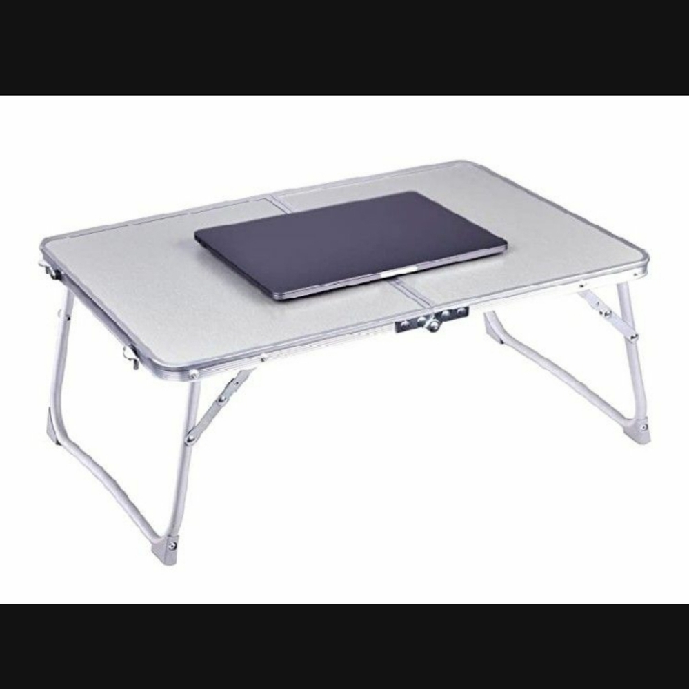 Foldable laptop table